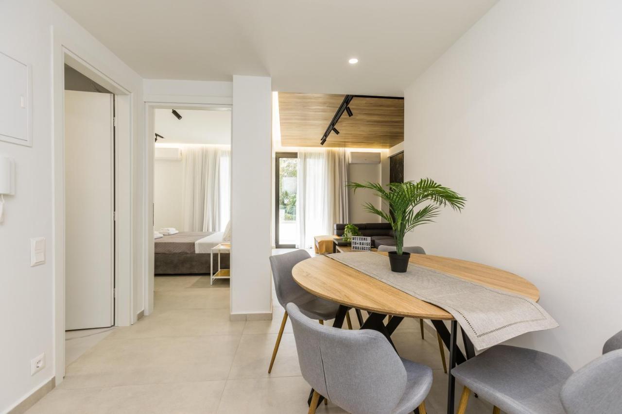 Varkiza Luxury By Raise Vári