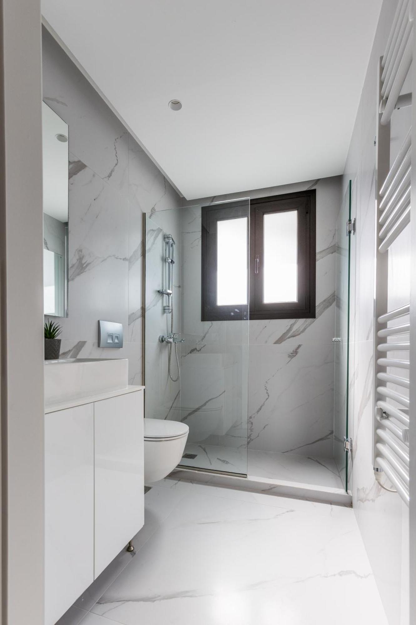 Varkiza Luxury By Raise